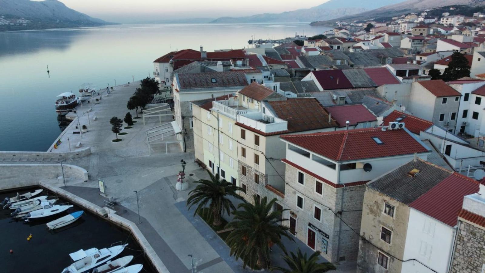 Penthouse & Franci Apartment Pag Town